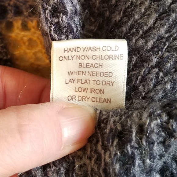 Fun Open Weave Sweater - Picture 5 of 5